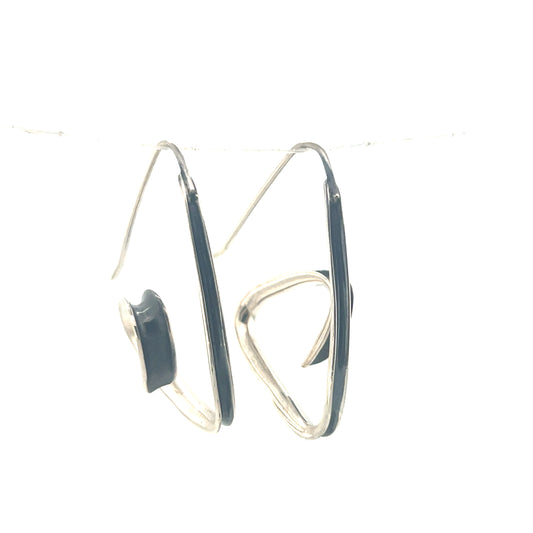 Triangel anticlastic earrings
