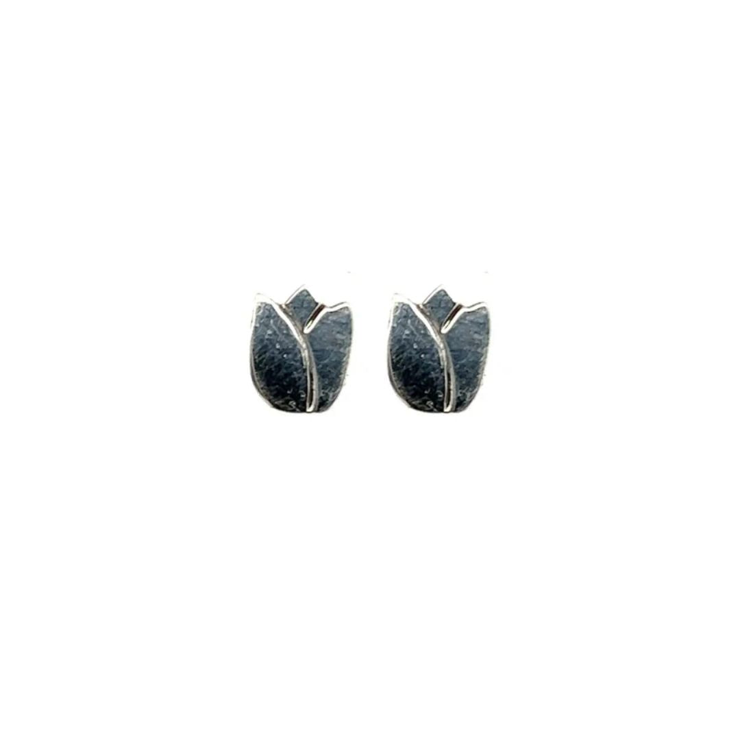 Tulip Studs #140