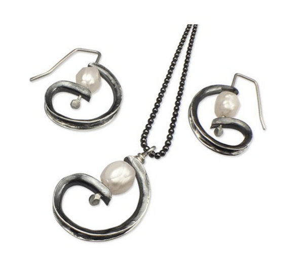 Pearl Swirl Earrings #205B